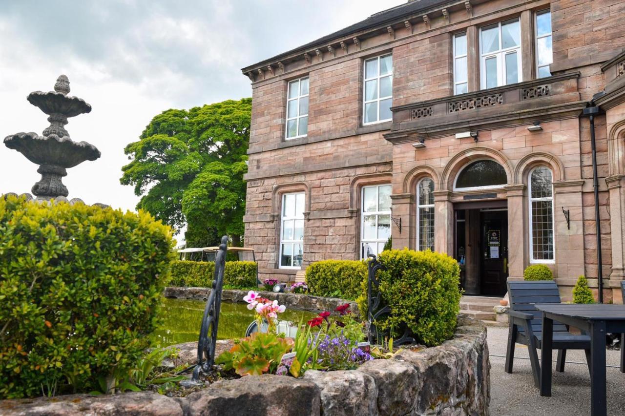 Whiston Hall Buitenkant foto